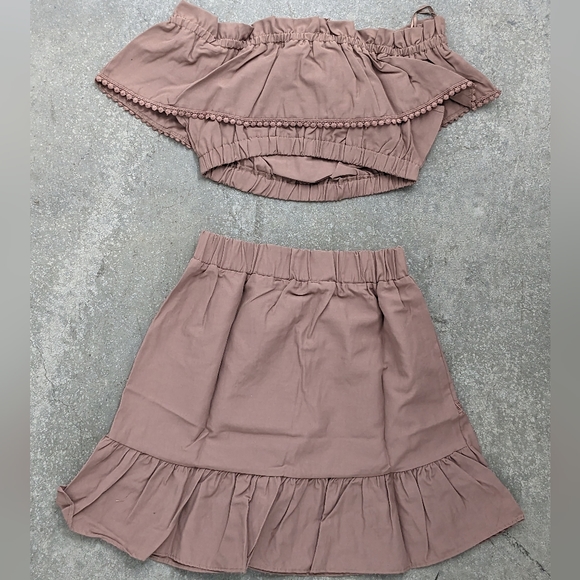 2 Piece Ruffle Shorts & Crop Top Beach Set - Picture 3 of 16